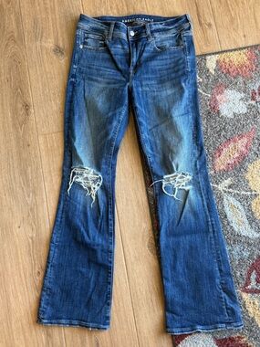 American Eagle Outfitters Dark Blue Distressed kick boot Flare Jeans size 8